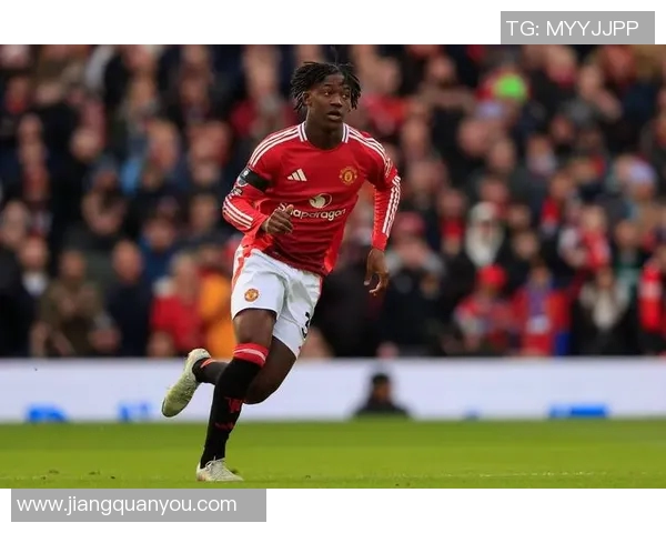 曼联足球明星今年的年龄揭秘及其职业生涯发展分析 曼联足球明星今年的年龄揭秘及其职业生涯发展分析